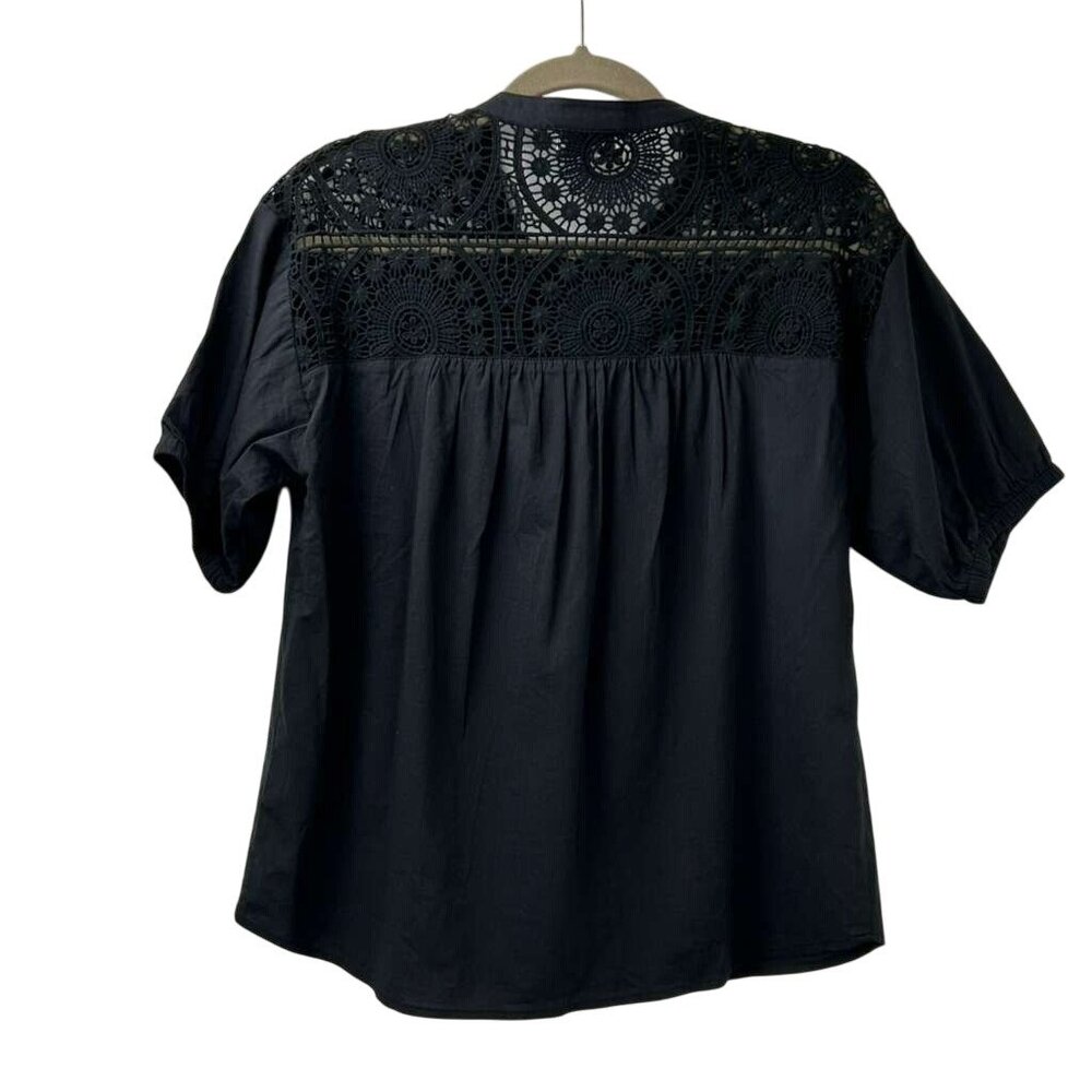 Evereve Women’s S Black Short Sleeve Crochet Back Button Up Blouse Rayon Blend - Picture 8 of 12